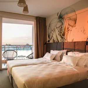 vizitați hotelul